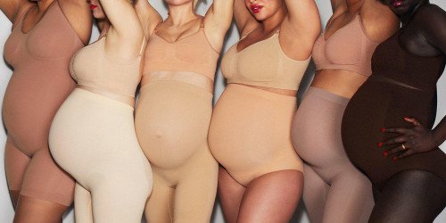 Похвала Ким Кардашьян, занимающаяся корректирующим бельем для беременных