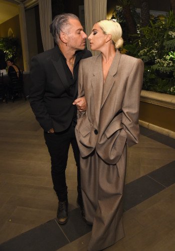 Леди Гага подтвердила помолвку с бойфрендом Кристианом Карино