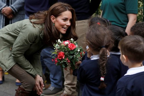 Королевское возвращение Кейт Миддлтон из декретного отпуска с участием садов и листьев короны